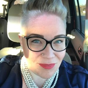 Meet your Posher, Crystal